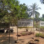 Mahasiswa KKN Universitas Kartamulia Kunjungi SDN Galumpit, Kondisi Halaman Berdebu Jadi Perhatian