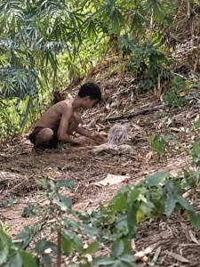 Viral di media sosial, kisah seorang remaja laki-laki yang harus mengurus pemakaman ibunya seor